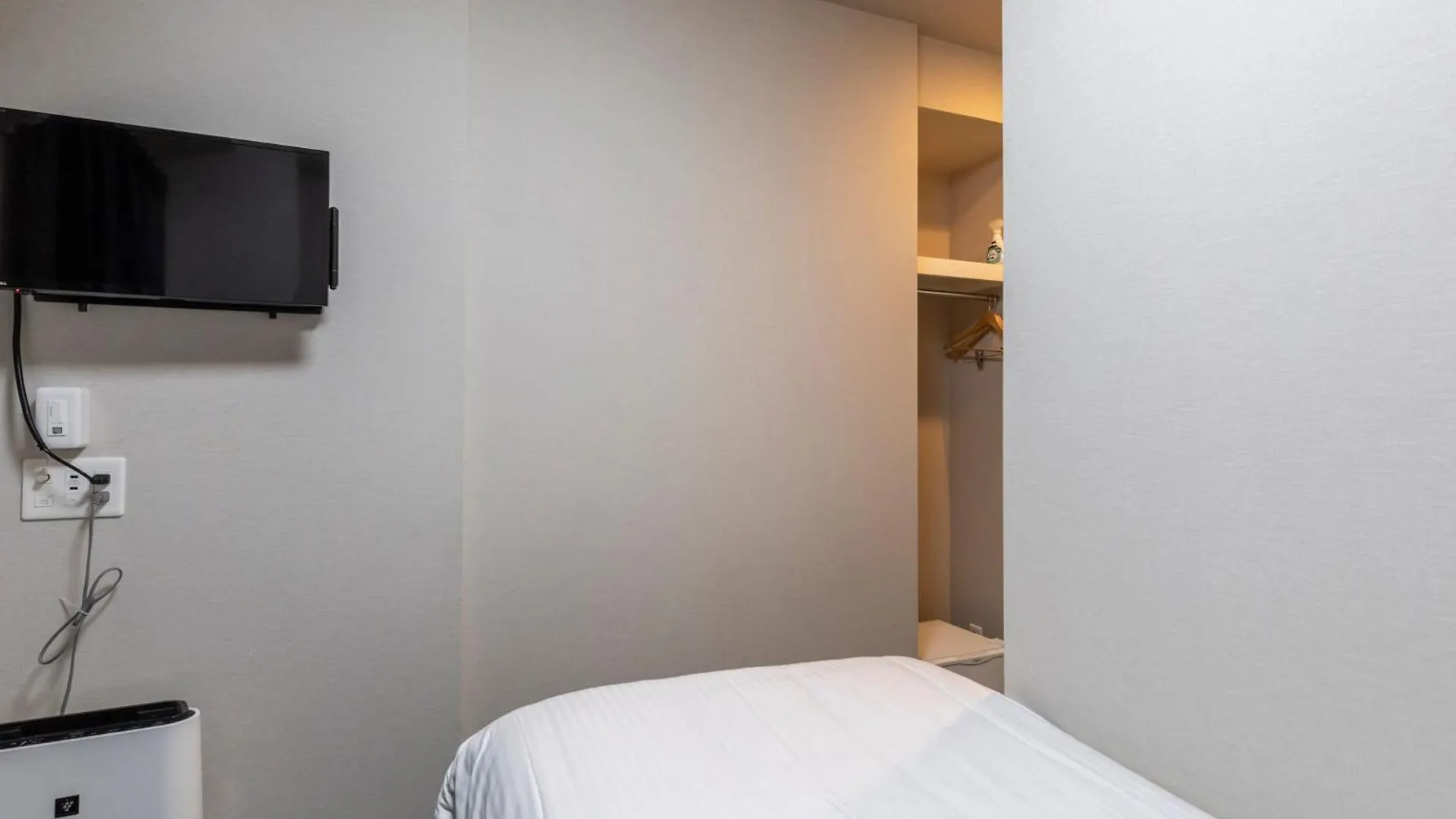 Tabist Unihotel Midosuji Hommachi Osaka 2*,  Japonia